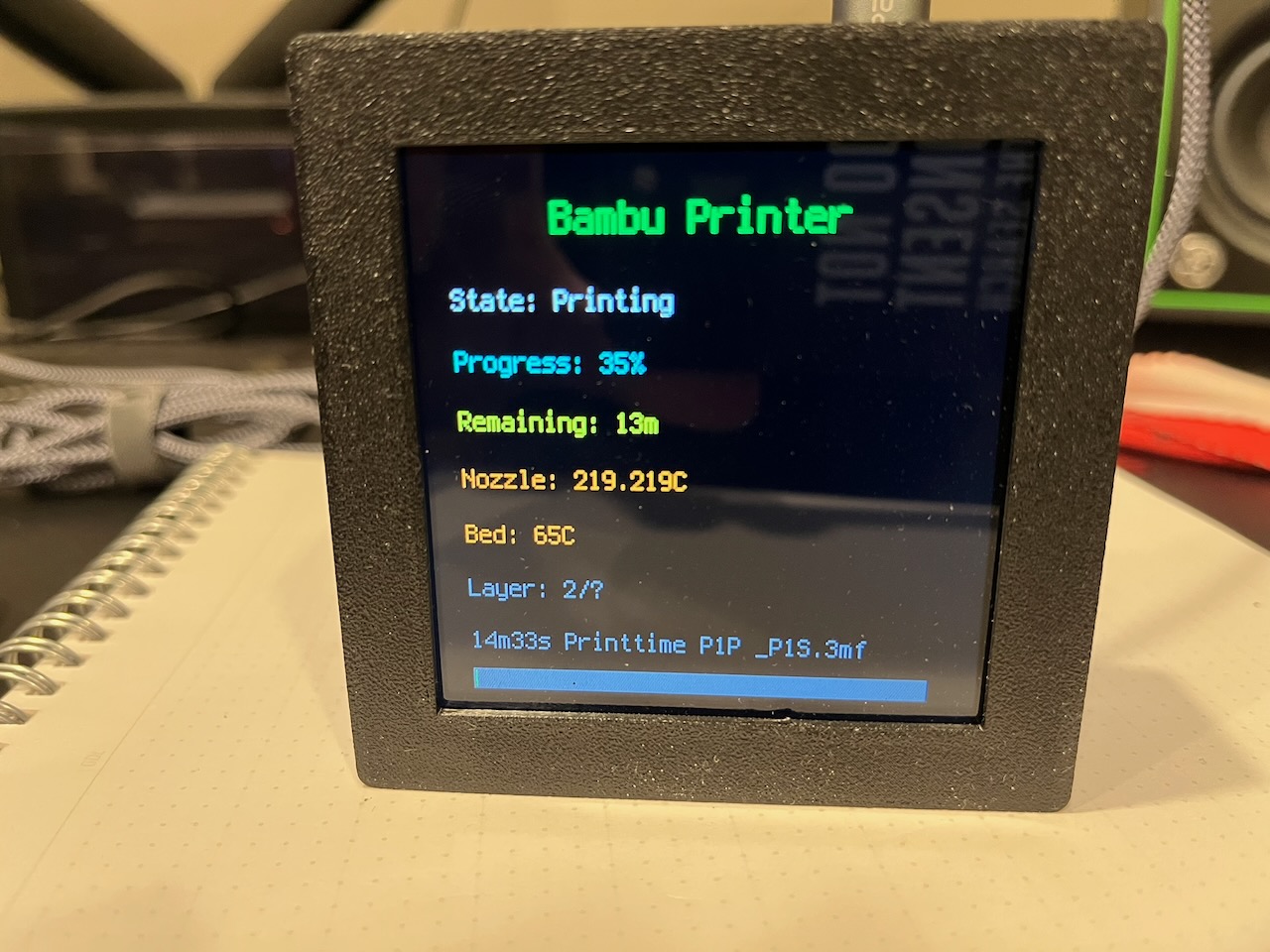 Bambu Labs info displayed on a 4" screen
